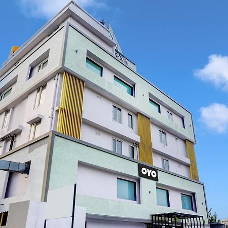 Super Townhouse Dev'S Inn By Cj Gunadala Extérieur photo