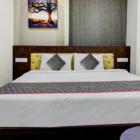 Super Townhouse Dev'S Inn By Cj Gunadala Extérieur photo