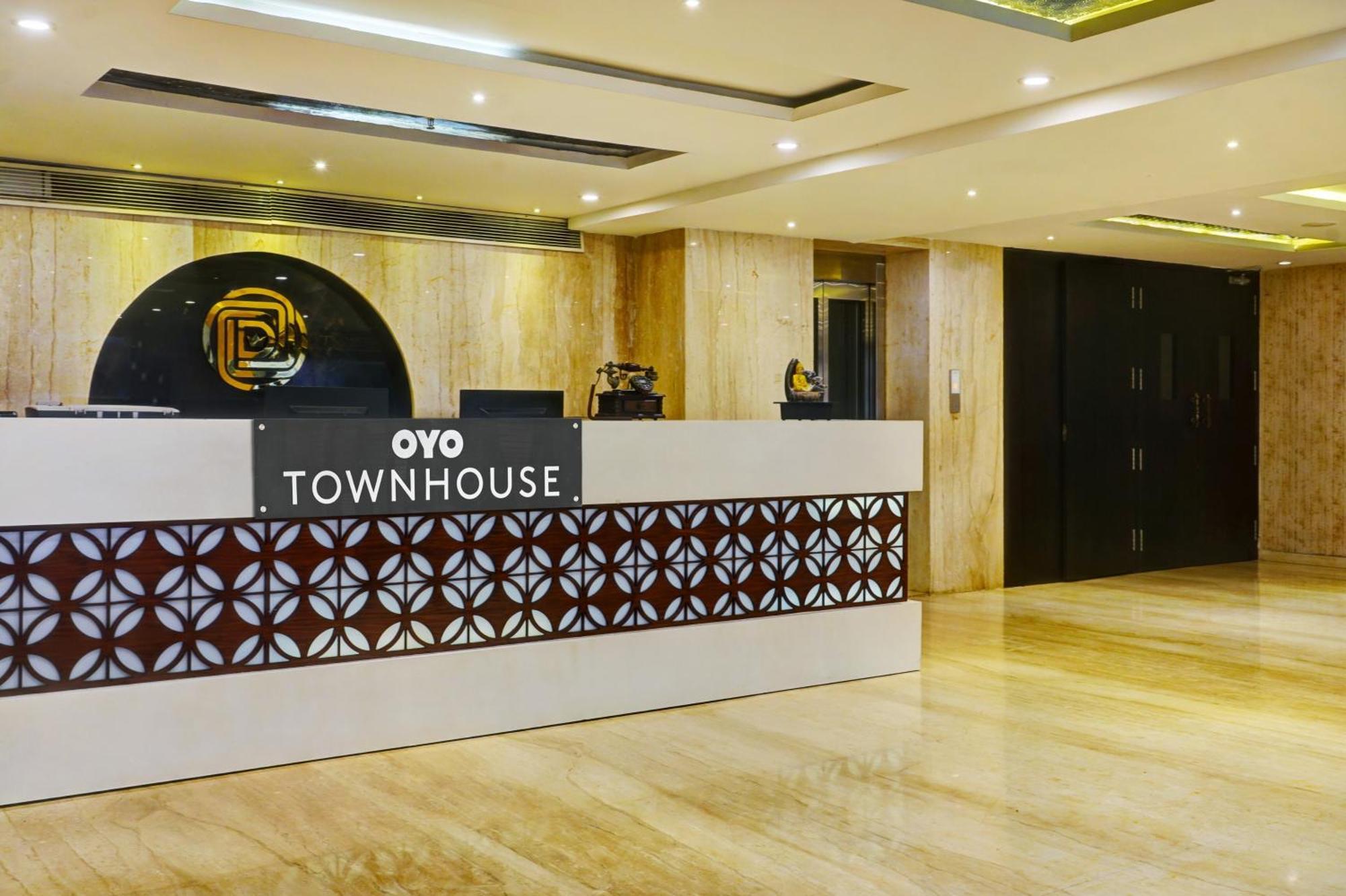 Super Townhouse Dev'S Inn By Cj Gunadala Extérieur photo