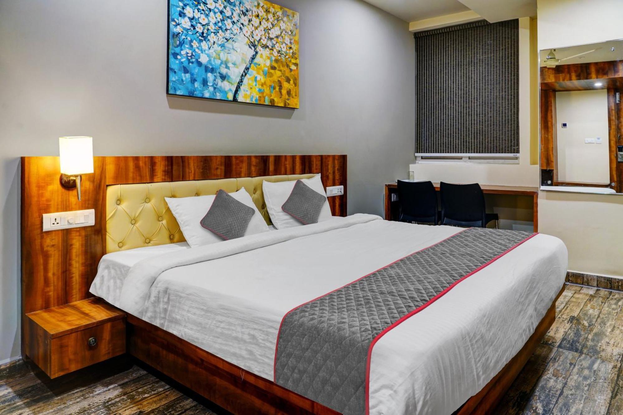 Super Townhouse Dev'S Inn By Cj Gunadala Extérieur photo
