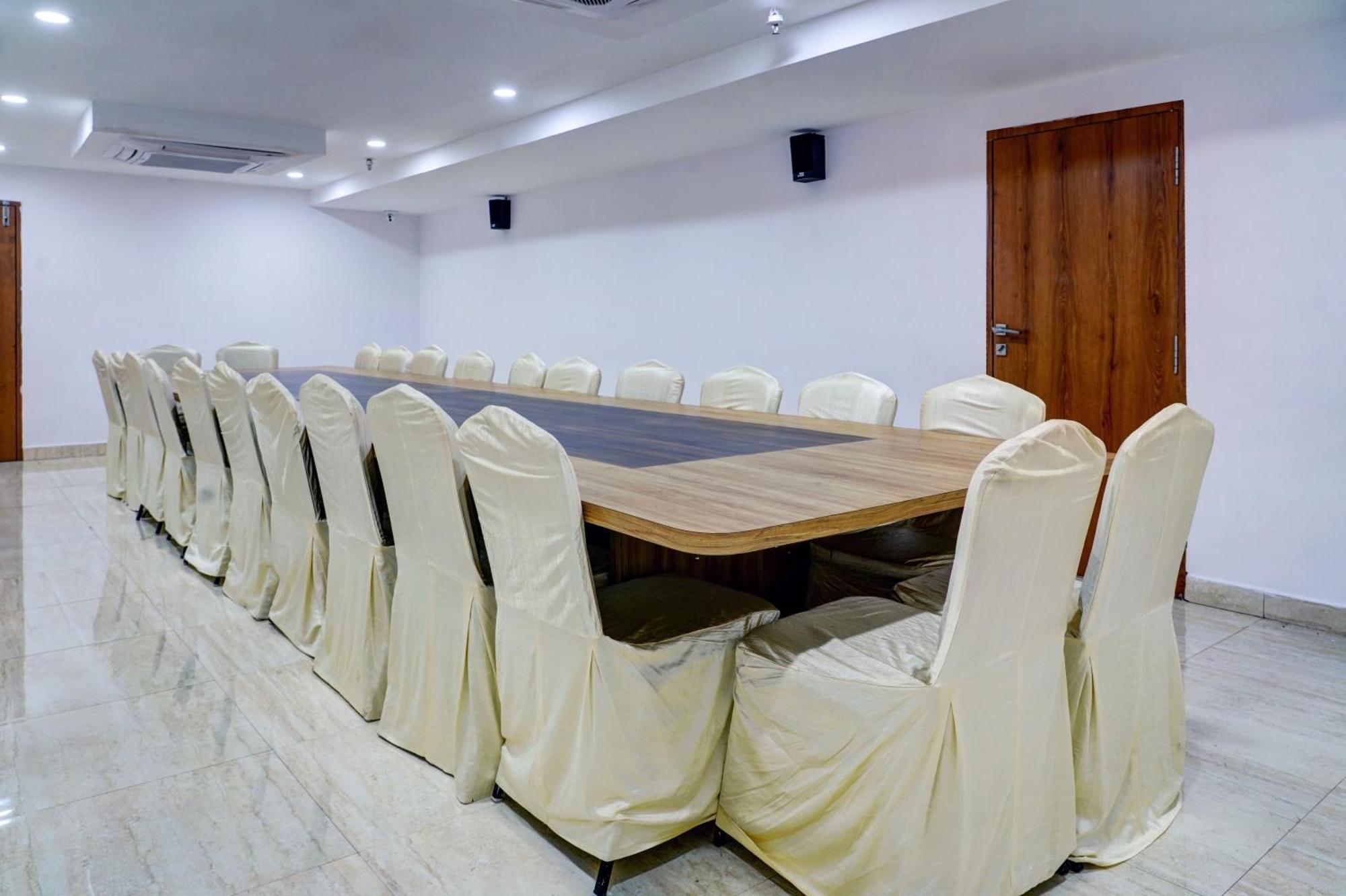 Super Townhouse Dev'S Inn By Cj Gunadala Extérieur photo
