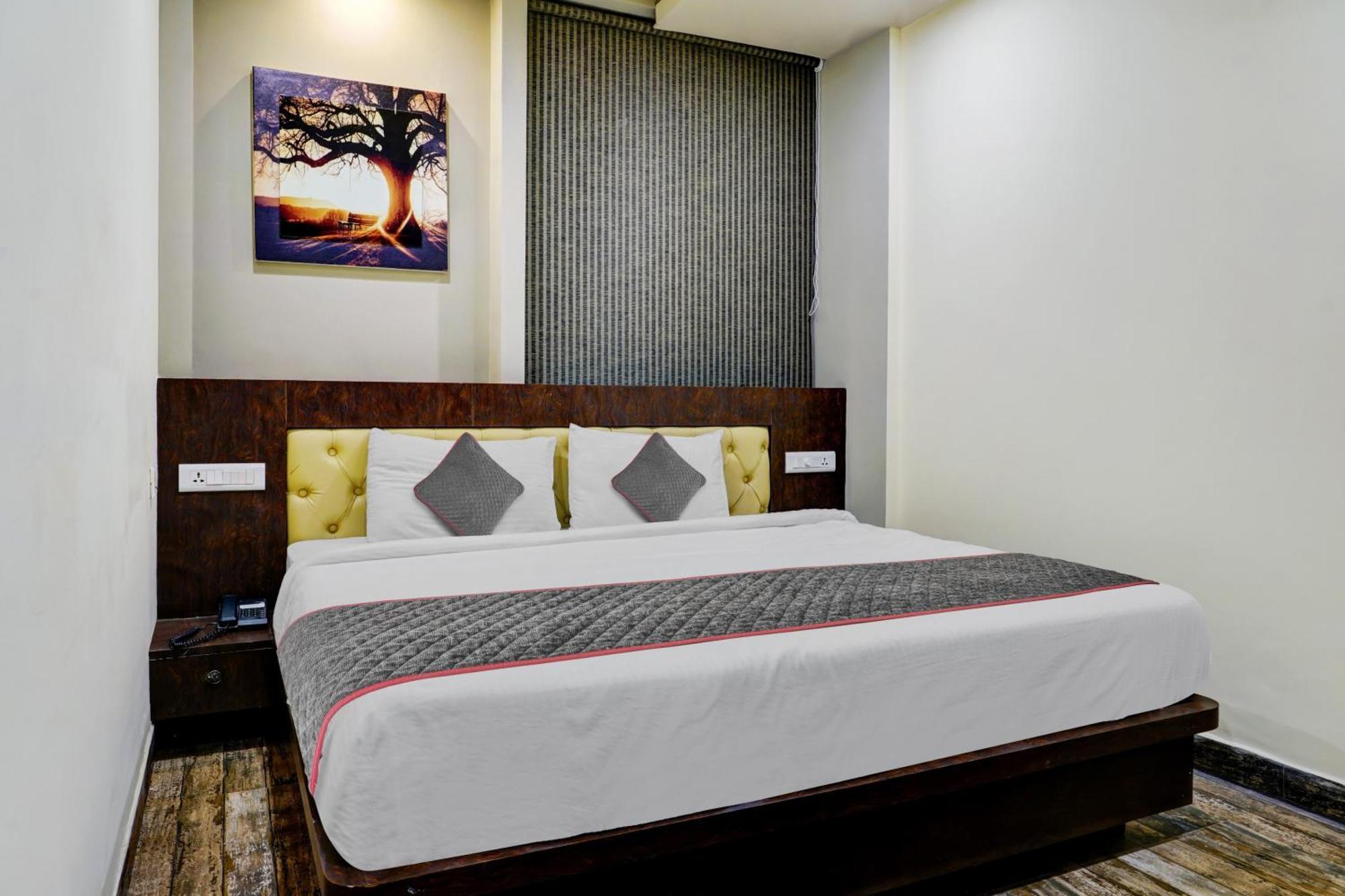 Super Townhouse Dev'S Inn By Cj Gunadala Extérieur photo