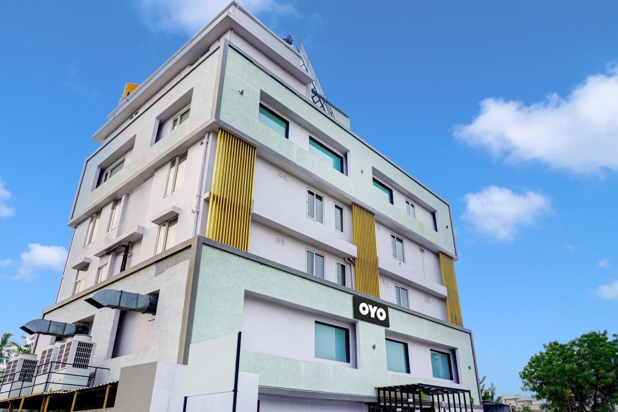 Super Townhouse Dev'S Inn By Cj Gunadala Extérieur photo